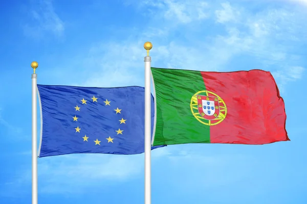 Europeiska Unionen Och Portugal Två Flaggor Flaggstänger Och Blå Molnigt — Stockfoto