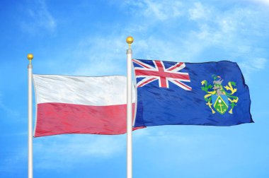 Polonya ve Pitcairn Adaları bayrak direkleri ve mavi bulutlu arka planda iki bayrak