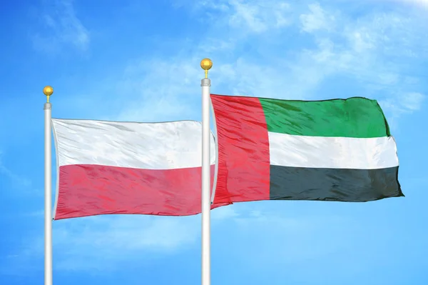 Polonia Emiratos Árabes Unidos Dos Banderas Sobre Asta Bandera Fondo — Foto de Stock