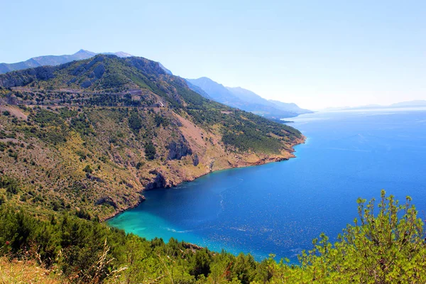 Hırvatistan güneşli deniz ve dağlar