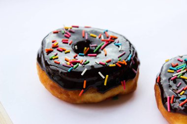 Yemyeşil çörek çikolata ile