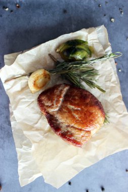 Sulu domuz kızarmış 