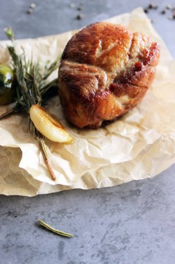 Sulu domuz kızarmış 