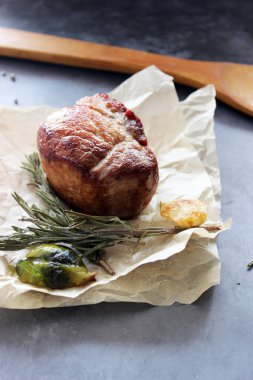 Sulu domuz kızarmış 