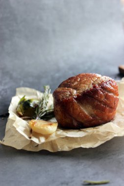 Sulu domuz kızarmış 