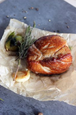 Sulu domuz kızarmış 