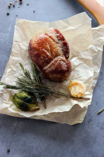 Sulu domuz kızarmış 