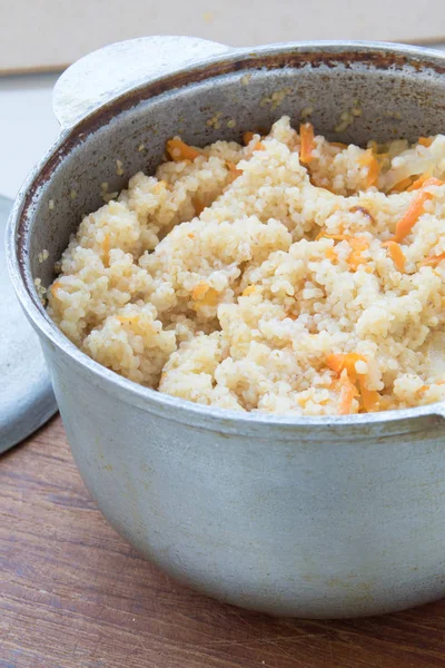 Porridge di grano in ghisa — Foto Stock