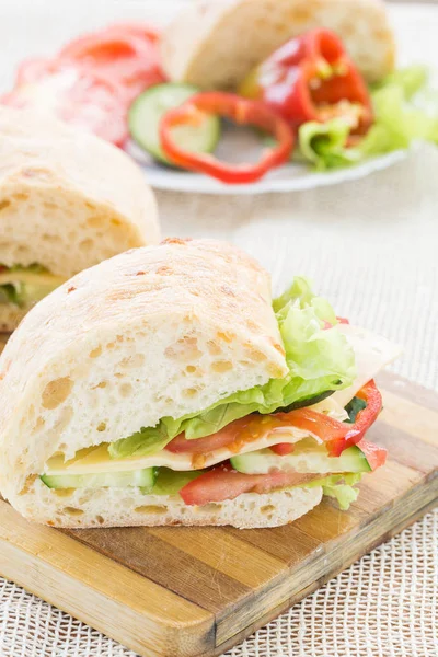 Ciabatta-Sandwich mit Käse — Stockfoto