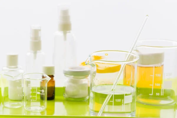 Üretim ve paketleme doğal güzellik kozmetik için malzemeler