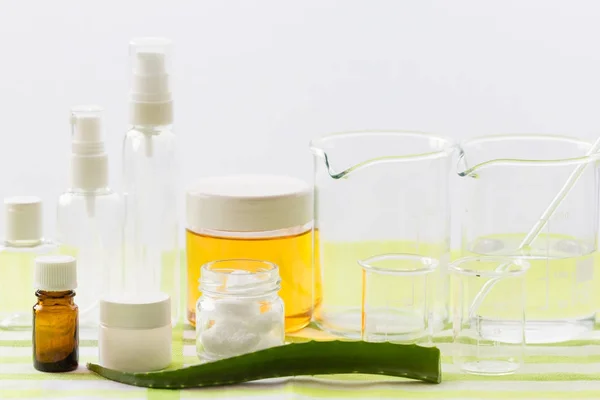 Üretim ve paketleme doğal güzellik kozmetik için malzemeler