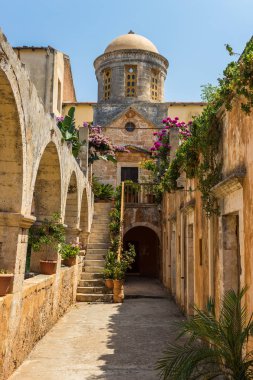 Chania, Yunanistan - Ağustos, 2017: Manastır, Agia Triada Tzagaroli Chania bölgesinde adada Crete, Yunanistan.