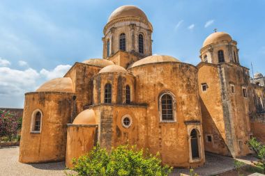 Chania, Yunanistan - Ağustos, 2017: Manastır, Agia Triada Tzagaroli Chania bölgesinde adada Crete, Yunanistan.
