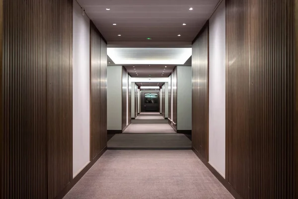 Obrázek prázdného pohledu na chodbu v hotelu — Stock fotografie