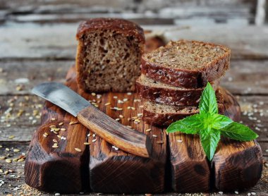Mayasız Ekmek kepeği ve keten tohumu ile