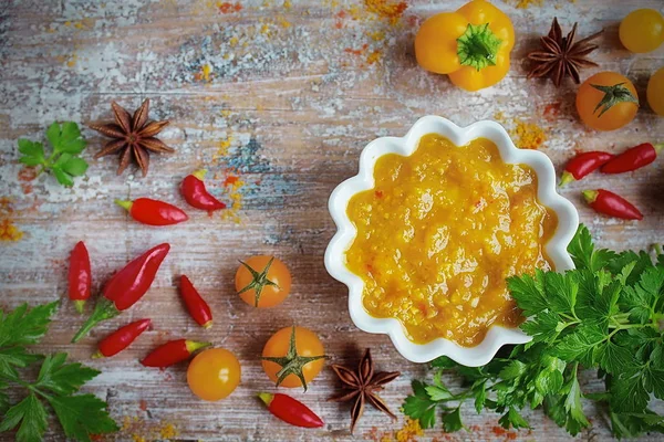 Sauce gelbes Curry mit Gemüse — Stockfoto