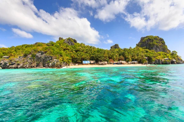 Tropischer Strand wunderschönes Meer und blauer Himmel auf der Insel langka jew es liegt im Golf von Thailand, Chumphon Provinz, Thailand — Stockfoto