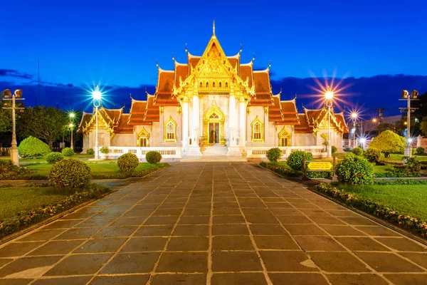 O Templo de Mármore, Wat Benchamabopitr Dusitvanaram Bangkok Tailândia — Fotografia de Stock