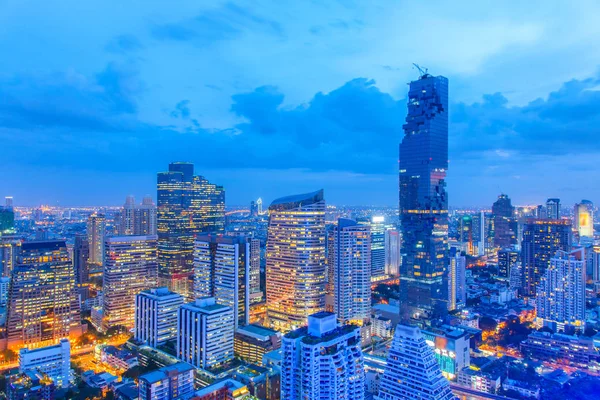 バンコク金融街、東南アジアのビジネスビルとショッピングモールセンター — ストック写真