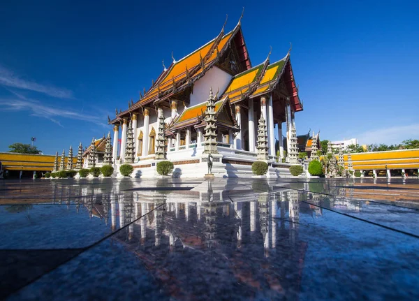 Tempel in Bangkok wat suthat, Thailand. — Stockfoto