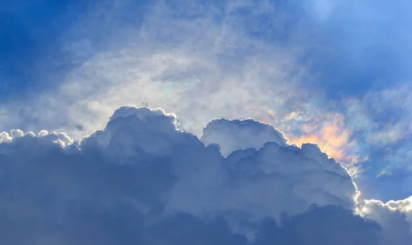 Himmel, Luft und Wolken Hintergrund. — Stockfoto