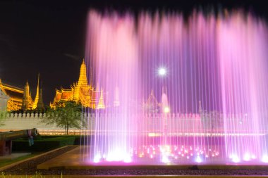 Çeşme gece ışığı landmark sanam luang, bangkok, Tayland
