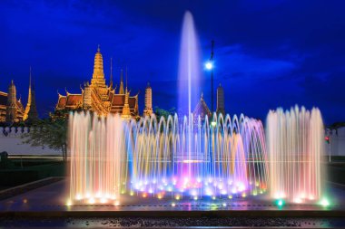 Landmark Sanam Luang, Bangkok, Tayland, Thailand, gece ışık çeşme
