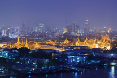 Grand Palace alacakaranlıkta Bangkok, Tayland