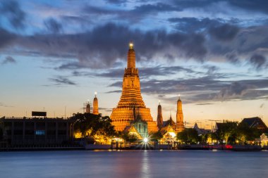 WAT arun Budist Dini yerler twilight saat, bangkok, Tayland