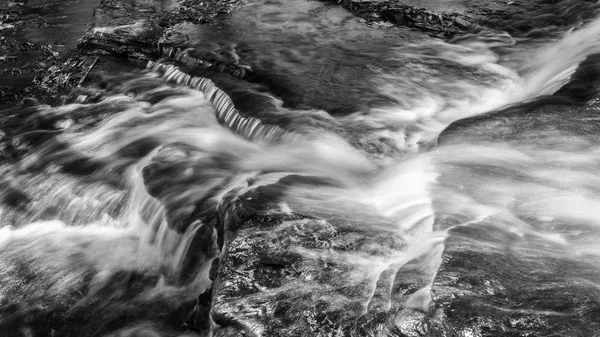 Weir on the river black and white — Stock Photo, Image