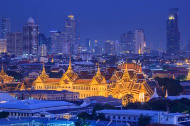 Grand Palace alacakaranlıkta Bangkok, Tayland