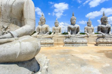 Buda heykeli ve mavi gökyüzü, Nakhon Si Thammarat eyaletinin, Tayland