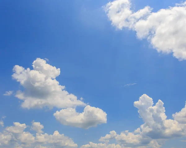 Clouds in the blue sky — Stock Photo, Image