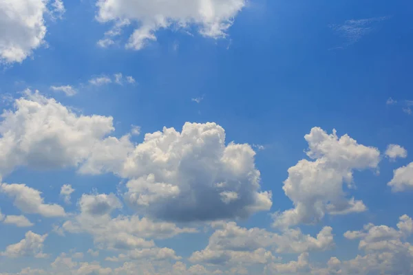 Clouds in the blue sky — Stock Photo, Image