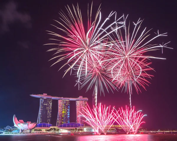 Singapur día nacional fuegos artificiales celebración — Foto de Stock