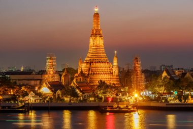 WAT Arun tapınakta bangkok Tayland alacakaranlık zamanında