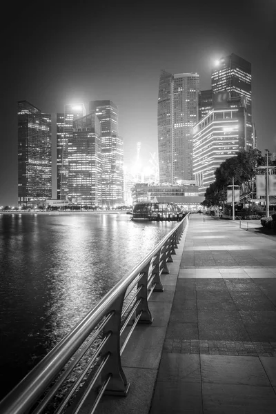 Краєвид Сінгапур фінансового району та бізнес будівництва. Чорно-біла — стокове фото