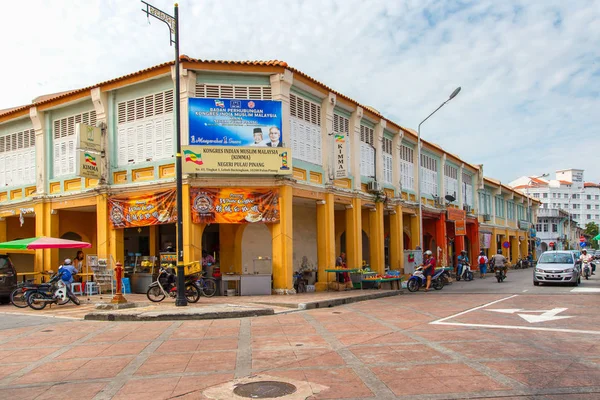 槟城，马来西亚-4 月 15 日︰ 古建筑中葡风格在槟城在 2016 年 3 月 15 日在马来西亚槟城。老建筑是槟城一个非常著名的旅游目的地. — 图库照片