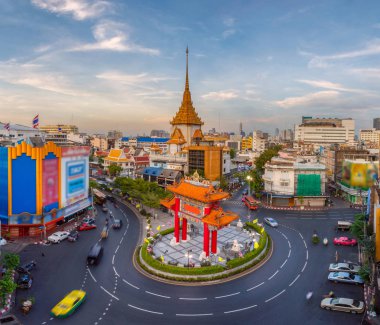 Rating Chinatown Odeon Roundabout, geçer. Dolambaçlı bir sonunu Çin mahallesini, Bangkok, Tayland