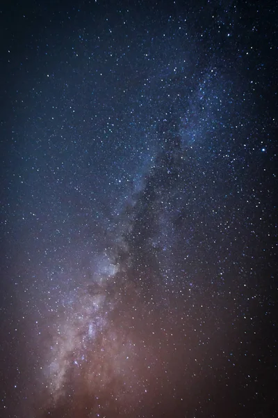 Galaxia Vía Láctea con estrellas y polvo espacial en el universo — Foto de Stock