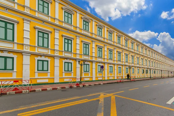 Ancien bâtiment à Bangkok, C'est un bâtiment de style colonial. C'est public. . — Photo