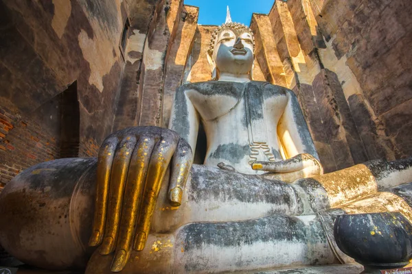 Antik Buda heykeli. Sukhothai Tarih Parkı, sukhothai Eyaleti, Tayland — Stok fotoğraf