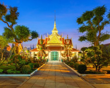 iki heykel dev kiliseler wat arun, bankok Tayland at.