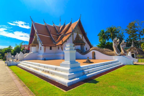 왓 푸민은 란 나 스타일으로 독특한 태국의 전통 사원 (태국 북부), Nan 지방, 태국 — 스톡 사진