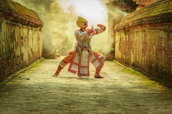 Pandomim (Khon) festival mumlar. Ramayana dans drama Wat Mahaeyong Ayutthaya, Tayland için Tay geleneksel dans.