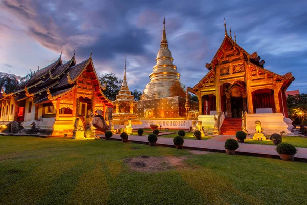 Wat Phra Singh is located in the western part of the old city center of Chiang Mai,Thailand — Stock Photo, Image