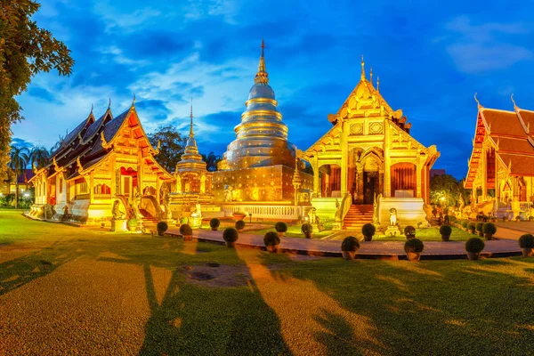 Wat phra singh położony jest w zachodniej części starego miasta chiang mai, Tajlandia — Zdjęcie stockowe