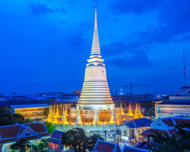 Üstten Görünüm beyaz pagoda içinde Wat-Prayoon Rawongsawas, Bangkok, Tayland