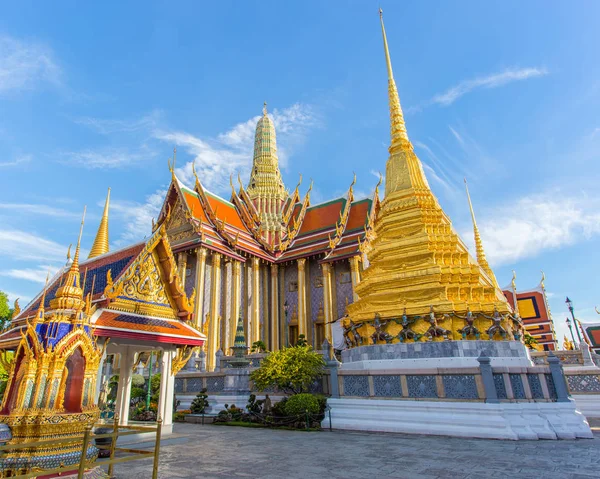 Wat Phra Kaew Templo antigo em Bangkok Tailândia — Fotografia de Stock