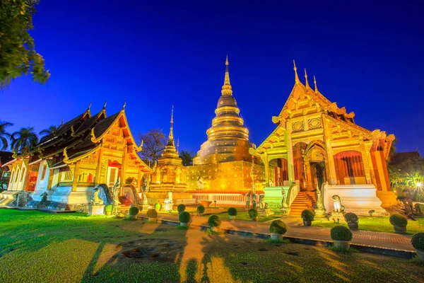 Wat Phra Singh is located in the western part of the old city center of Chiang Mai, Thailand — Stock Photo, Image